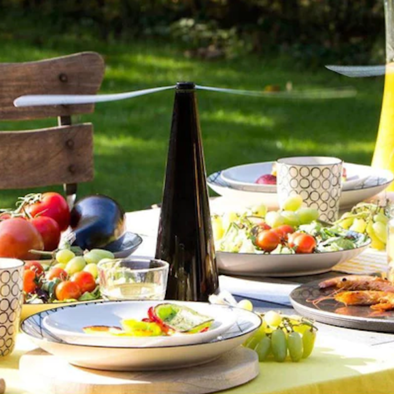 Anti-insect fan for tables